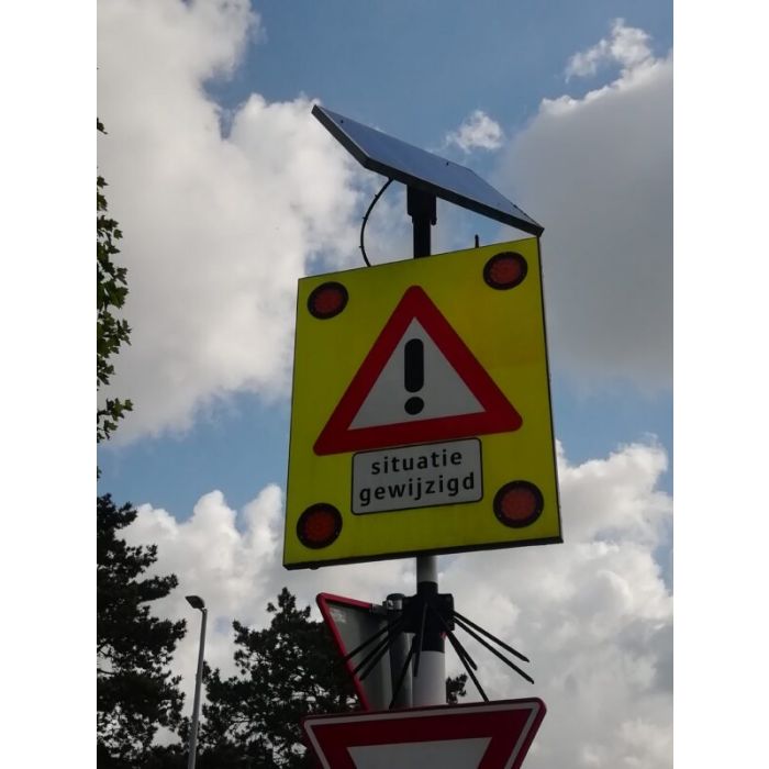 Solar LED attentiebord J37 met onderbord situatie gewijzigd