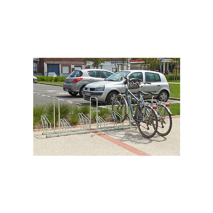 Verzinkt fietsenrek 6 fietsen voorzien van 3 beugels