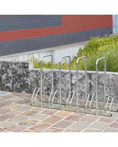 Verzinkt fietsenrek voor 5 fietsen, face to face schikking, fietsen staan op 1 niveau, met 4 anti-diefstalbeugels, afmeting 132 x 33 x 83 cm (lengte x breedte x hoogte)
