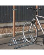 Verzinkt fietsenrek 3 fietsen, face to face schikking, fietsen staan op 1 niveau