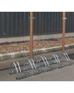 Verzinkt fietsenrek voor 5 fietsen, face to face schikking, fietsen staan op 1 niveau, afmeting 132 x 33 x 26 cm (lengte x breedte x hoogte)