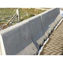 Betonnen barrier 200 cm, bodembreedte 60 cm, dubbelzijdig