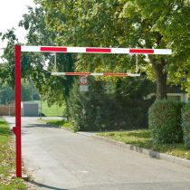 Draaibare hoogtebegrenzer, doorrijbreedte 300 cm, doorrijhoogte instelbaar tussen 220 cm en 265 cm, rood/wit