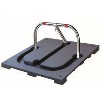 Parkeerbeugel met kunststof fundatieplaat, de parkeerbeugel ligt verzonken in de kunststof fundatieplaat, afmeting fundatieplaat 109 x 99 x 7,5 cm (LxBxH)