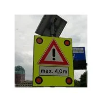 Solar LED attentiebord J37 met onderbord met doorrijhoogte