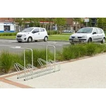 Verzinkt fietsenrek voor 4 fietsen voorzien van 2 beugels