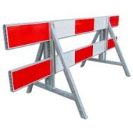 Afzethek met kunststof planken en A-frames