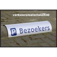 Parkeerbord gebogen voor op betonnen stootband
